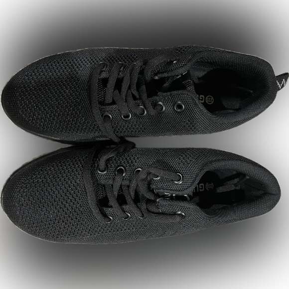 Guyisa Safety Footwear Sneakers Steel Toe Shoes size 7 Woman 37 eu NEW - Picture 1 of 4